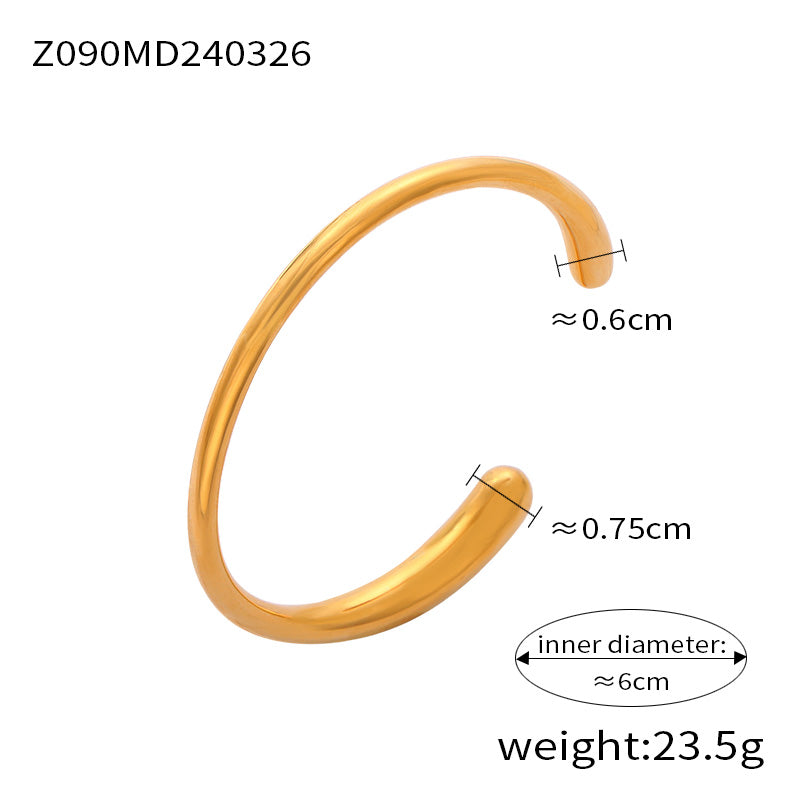 Gold cuff bangle 18k gold plated, inner diameter 6cm weight 23.5g size detail