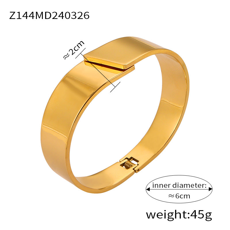 18k gold plated wide clasp bangle, inner diameter 6cm weight 45g size detail