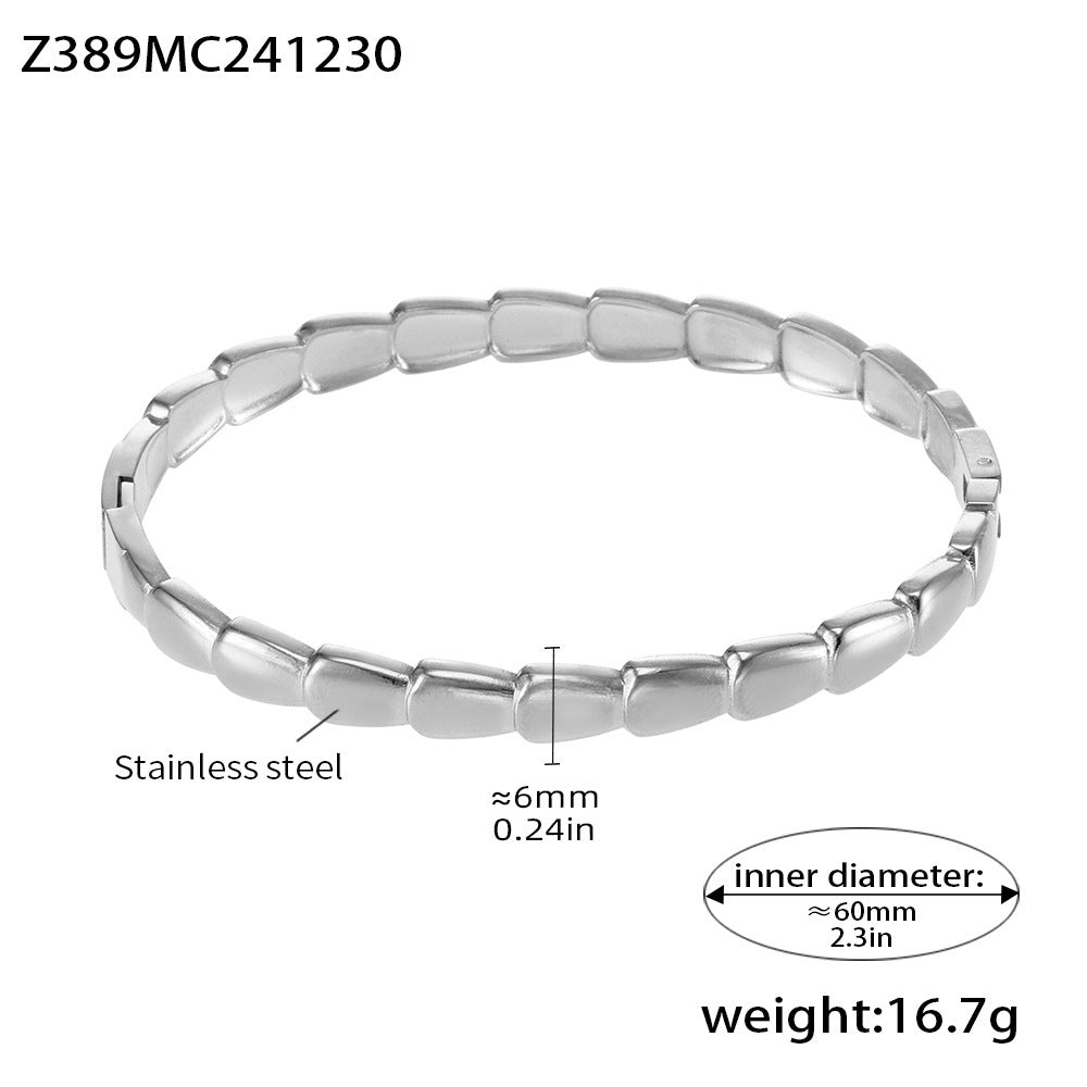 Silver stainless steel bangle (Z389MC241230), square segment design, inner diameter 60mm, weight 16.7g