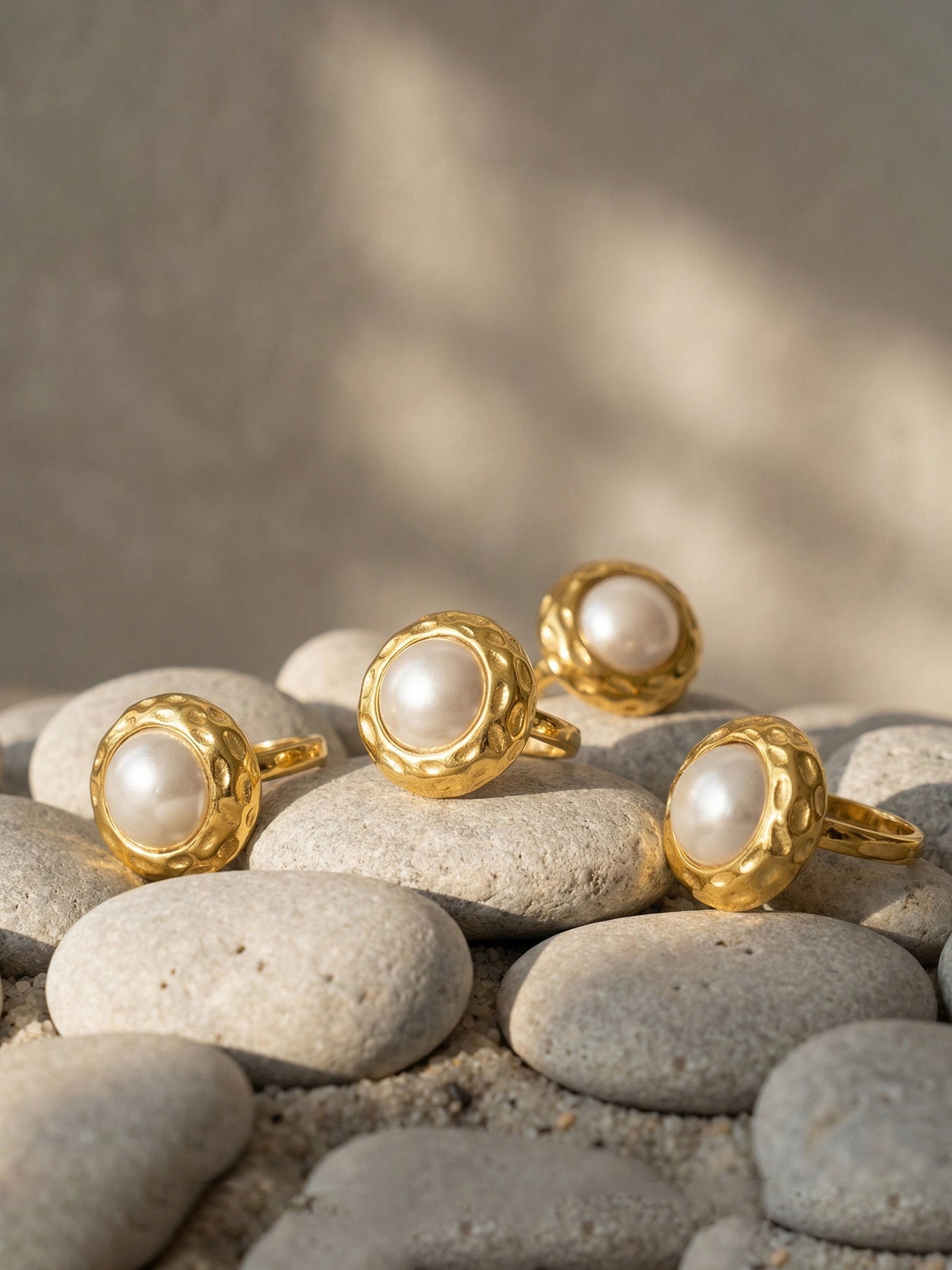 316L Stainless Steel 18K Gold Plated Hammered Shell Pearl Open Ring - Sensitive Skin Friendly - Detail 6