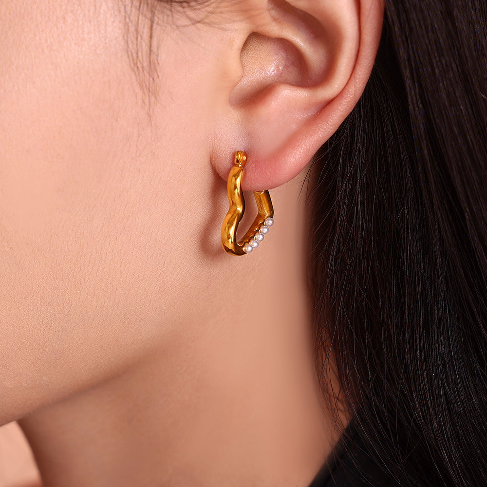 316L Stainless Steel 18K Gold Plated Heart Stud Earrings - Image 3