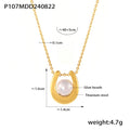 Gold / U-shaped Pearl Pendant