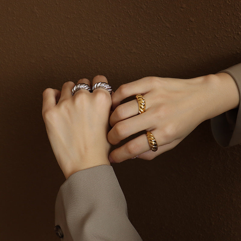 316L stainless steel 18K Gold Plated Vintage Thick Ribbed Ring side detail view for wholesale ring buyers