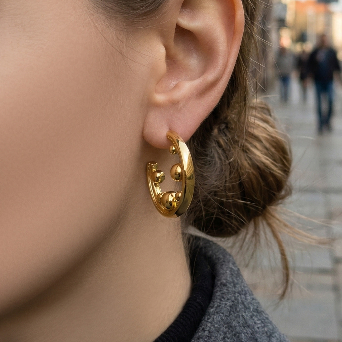316L Stainless Steel 18K Gold PVD Chic C-Hoop High-Polished Earrings - Chic C-Hoop High-Polished Wholesale Stainless Steel Jewelry - Sensitive Skin Friendly - Detail 3