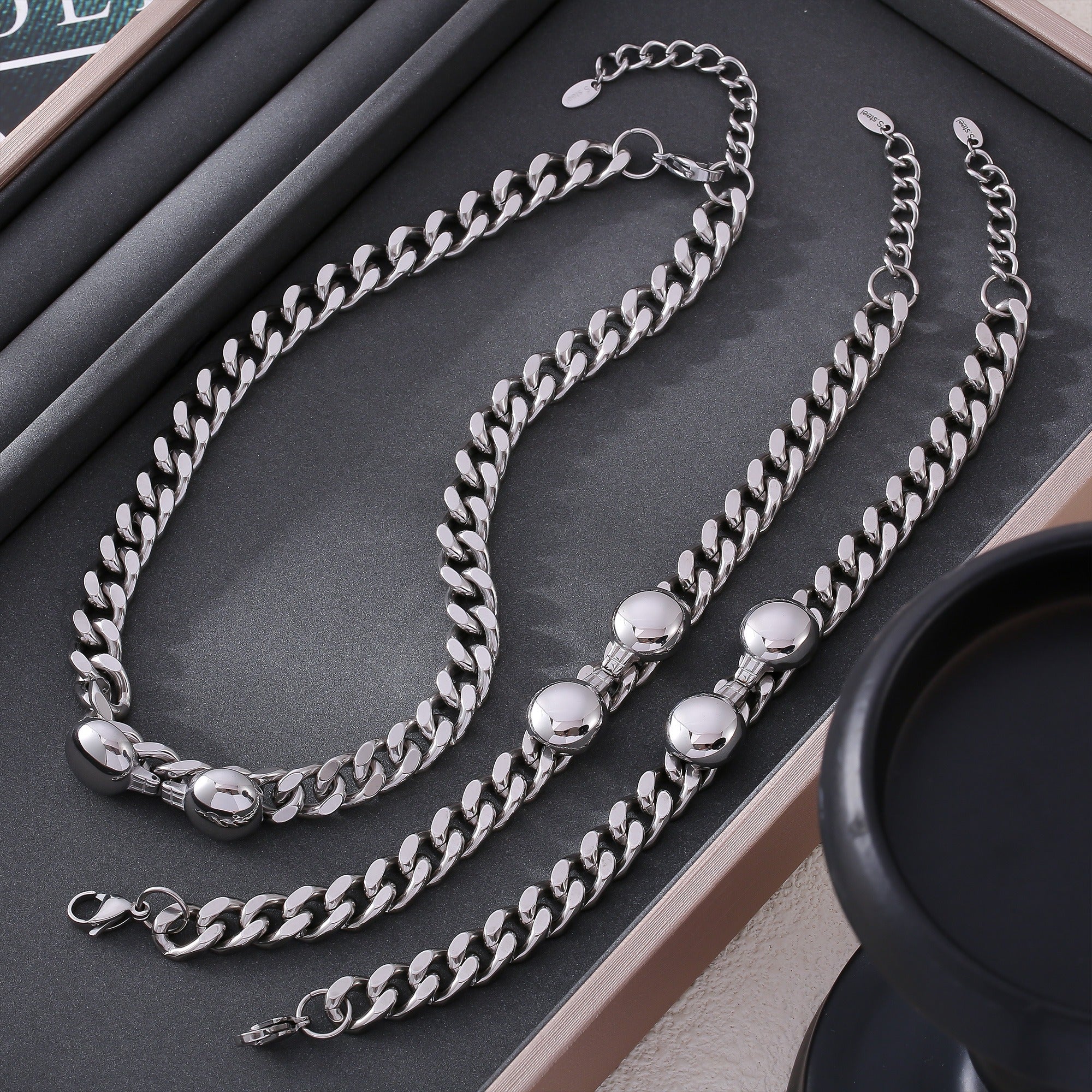 316L Stainless Steel 18K Gold PVD Chic Minimalist Bracelet Set - Chic Minimalist Steel Bracelet Set Wholesale Stainless Steel Jewelry - Sensitive Skin Friendly - Detail 9
