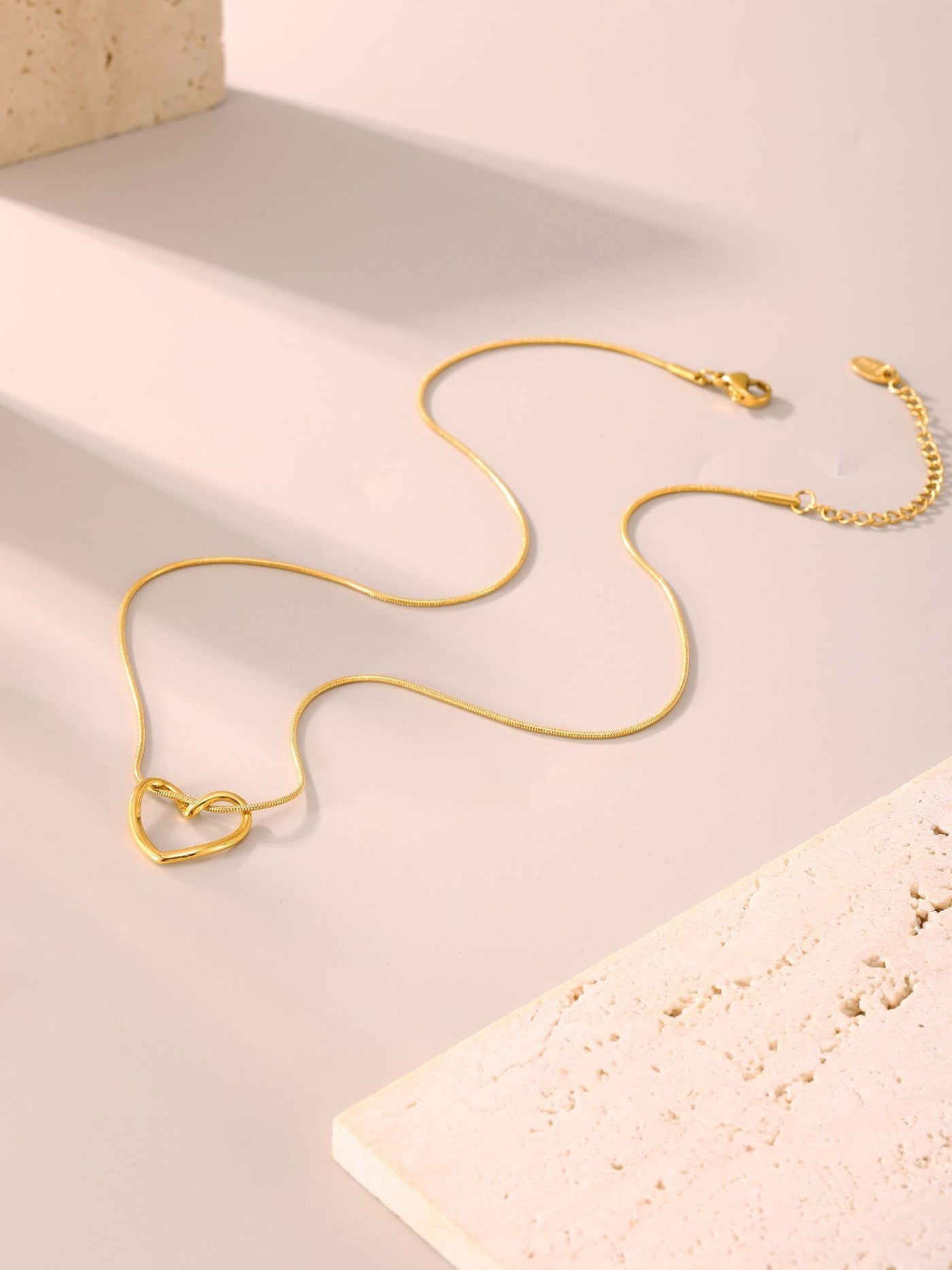 316L Stainless Steel 18K Gold PVD Heart Necklace - Heart Necklace Gold Wholesale Stainless Steel Jewelry - Sensitive Skin Friendly - Detail 10