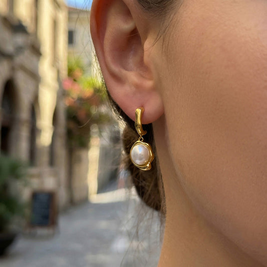 316L Stainless Steel 18K Gold PVD Pearl Drop C-Hoop Earrings - Gold Pearl Drop C-Hoop Earrings, Chic, Elegant, Modern Wholesale Stainless Steel Jewelry - Sensitive Skin Friendly - Detail 7