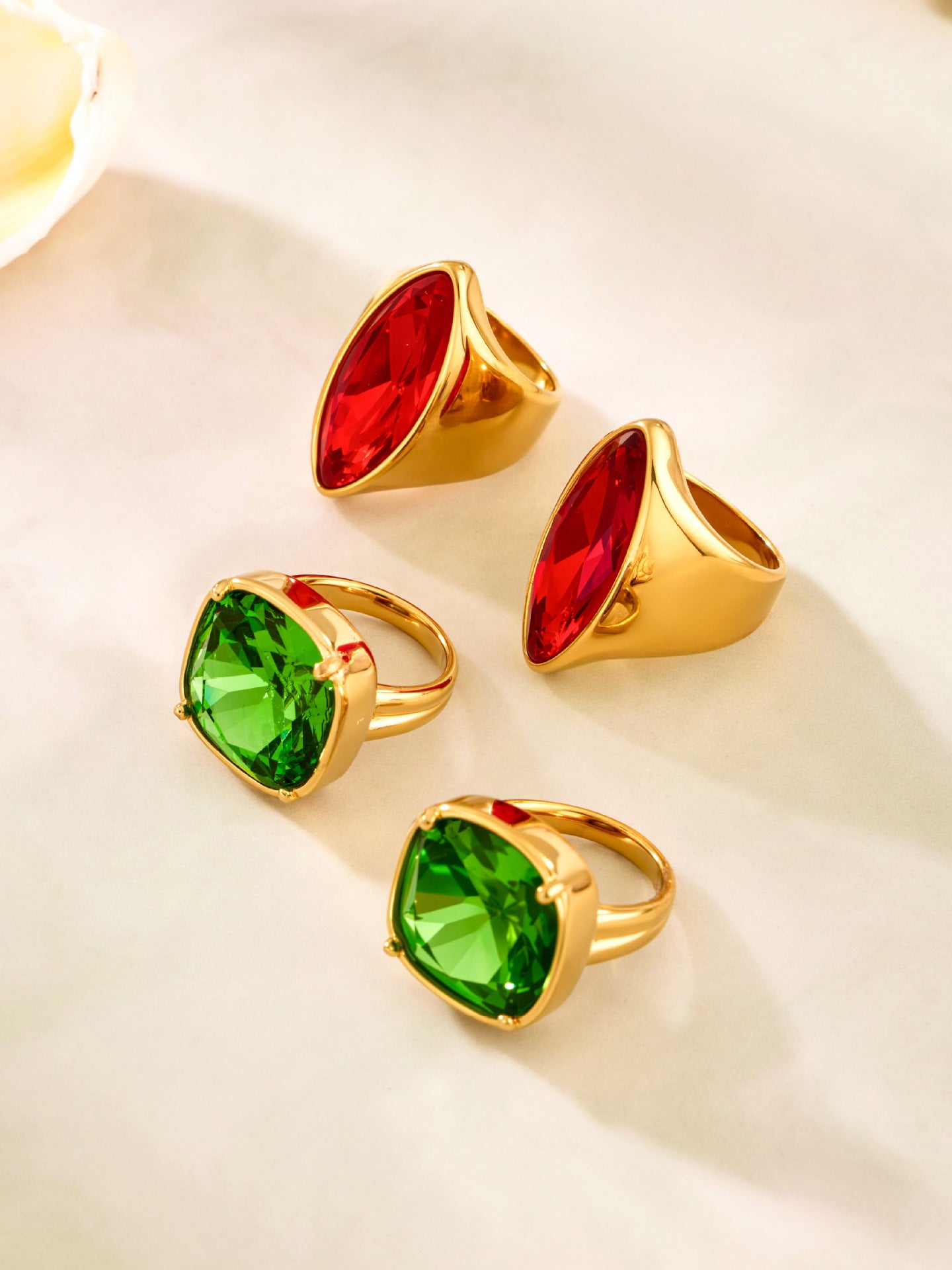 316L Stainless Steel 18K Gold PVD Red Green Glass Stone Light Luxury Ring - Red Green Glass Stone, 18K Gold PVD, Light Luxury Ring, Modern Style Wholesale Stainless Steel Jewelry - Sensitive Skin Friendly - Detail 11