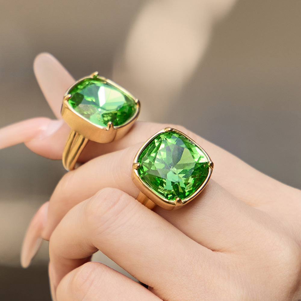 316L Stainless Steel 18K Gold PVD Red Green Glass Stone Light Luxury Ring - Red Green Glass Stone, 18K Gold PVD, Light Luxury Ring, Modern Style Wholesale Stainless Steel Jewelry - Sensitive Skin Friendly - Detail 13
