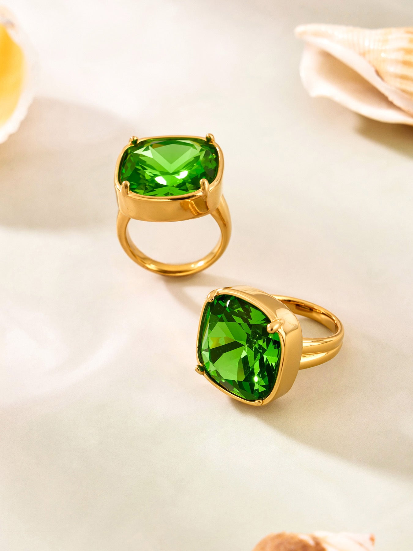 316L Stainless Steel 18K Gold PVD Red Green Glass Stone Light Luxury Ring - Red Green Glass Stone, 18K Gold PVD, Light Luxury Ring, Modern Style Wholesale Stainless Steel Jewelry - Sensitive Skin Friendly - Detail 4