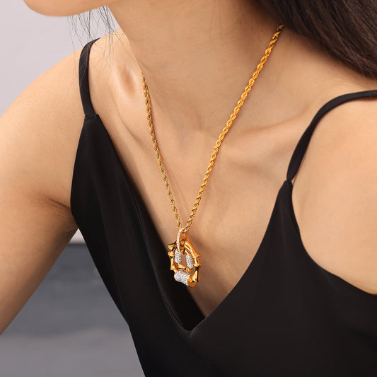 316L Stainless Steel 18K Gold PVD Twisted Chain Jewelry Bracelet - Twisted Gold Chain, Diamond-like Accents Wholesale Stainless Steel Jewelry - Sensitive Skin Friendly - Detail 3