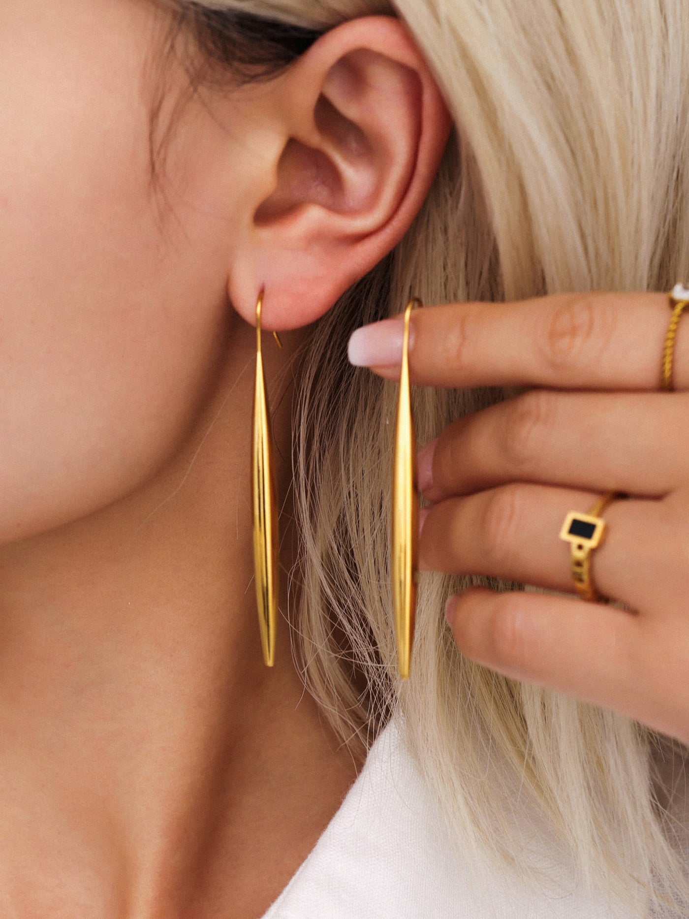 316L Stainless Steel 18K Gold PVD Waterdrop Tassel Minimalist Earrings - Waterdrop Tassel Minimalist Slimming Earrings Wholesale Stainless Steel Jewelry - Sensitive Skin Friendly - Detail 6