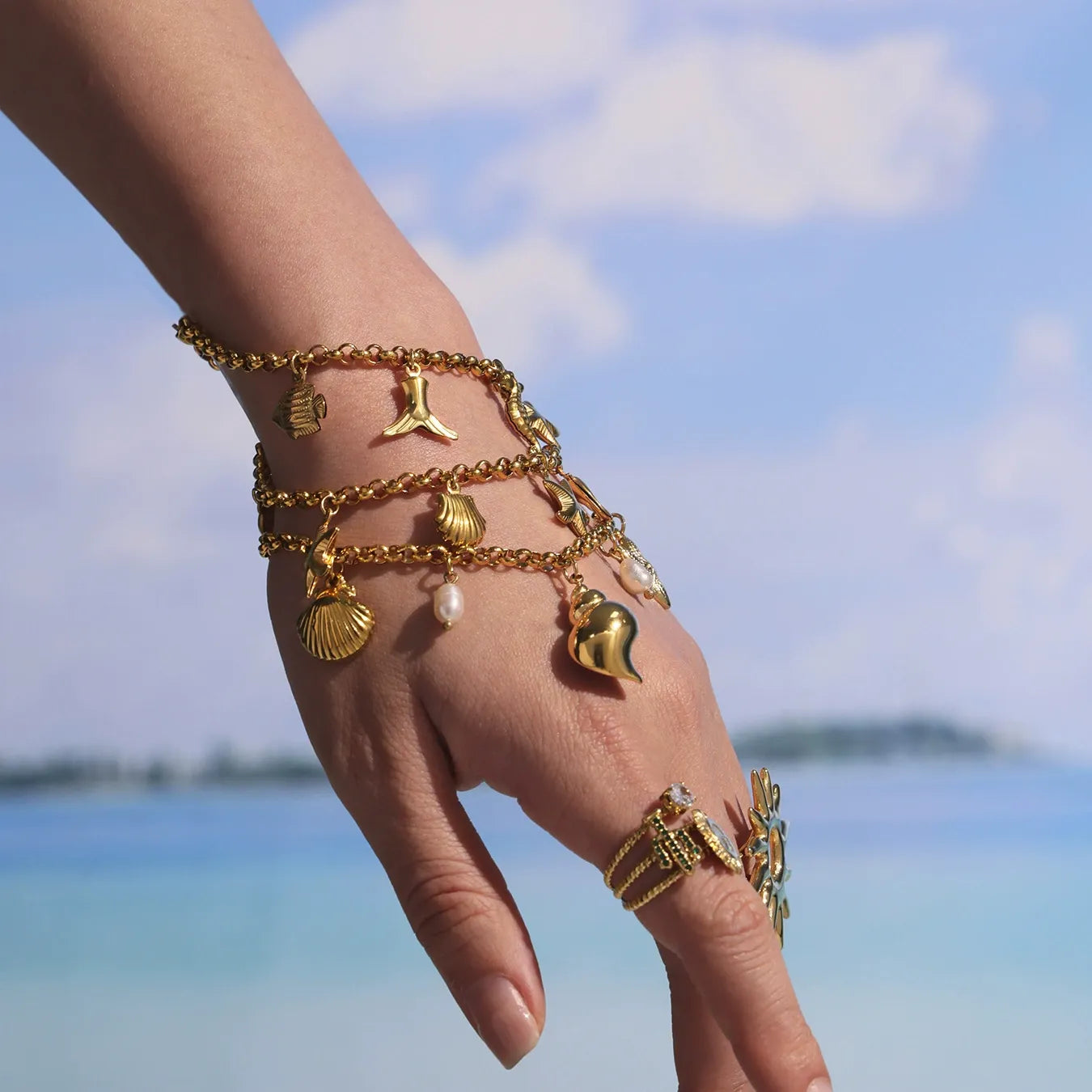 316L Stainless Steel 18K Gold Seahorse & Fishtail Ocean Charm Bracelet - Image 4