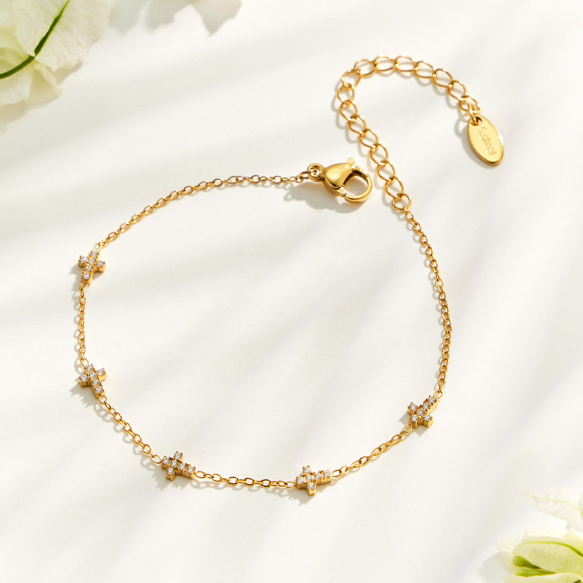 316L Stainless Steel 18K PVD Gold Daisy Bracelet made with 316L stainless steel and 18K PVD gold finish for wholesale jewelry buyers - image 3