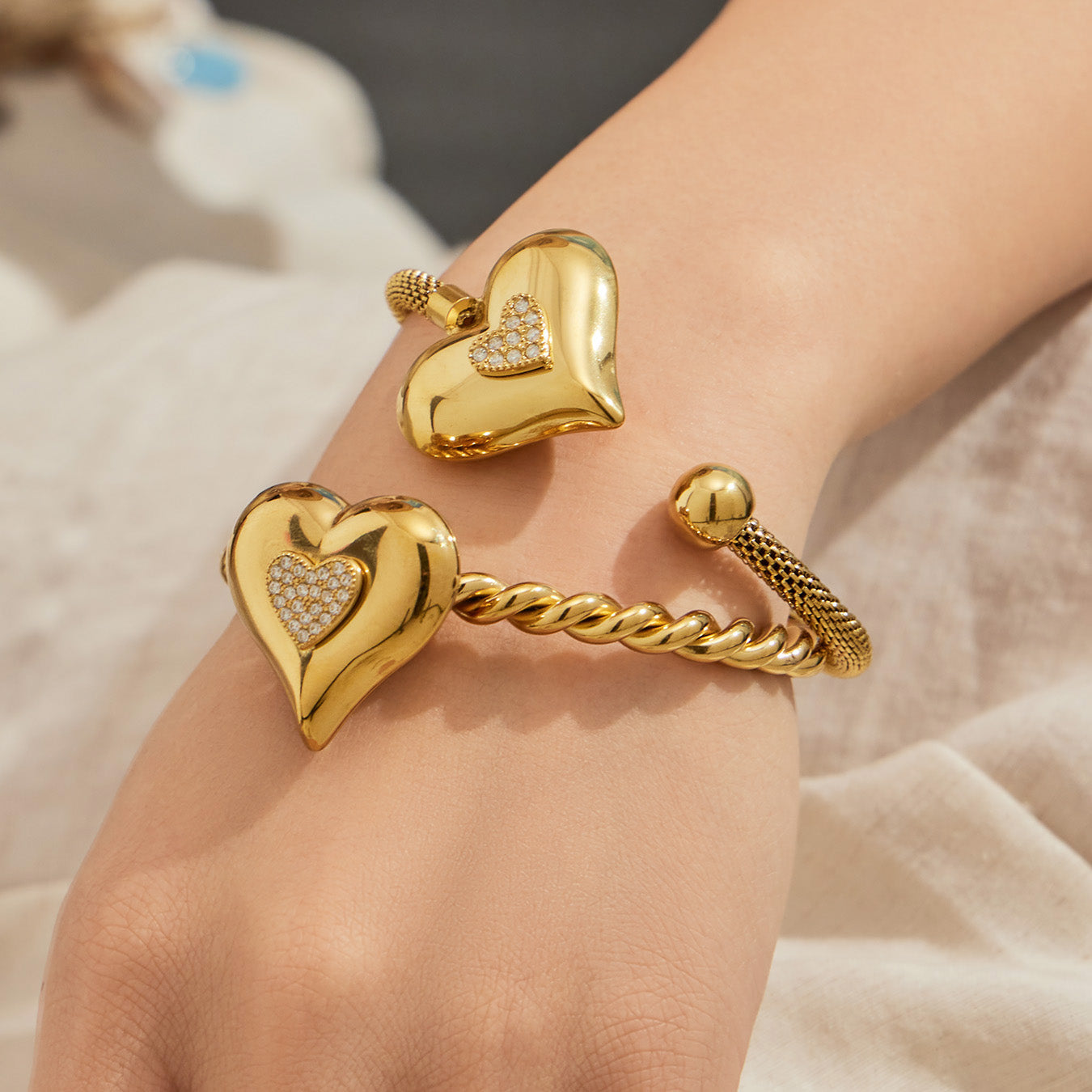 316L Stainless Steel 18K PVD Gold Heart Necklace made with 316L stainless steel and 18K PVD gold finish for wholesale jewelry buyers - image 5