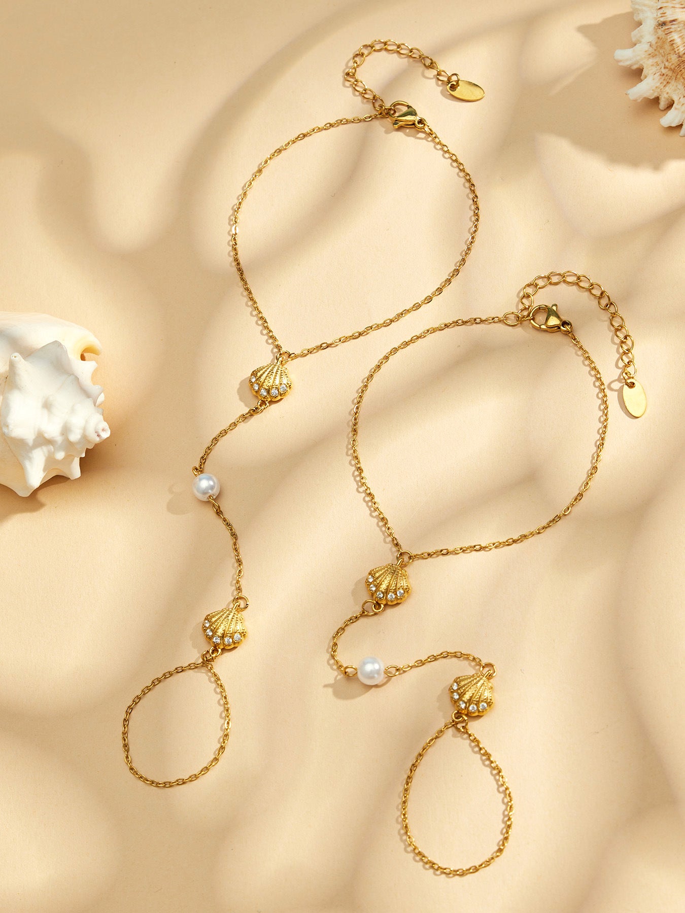 Elegant view of the Shell Pendant Chain Bracelet with Zircon