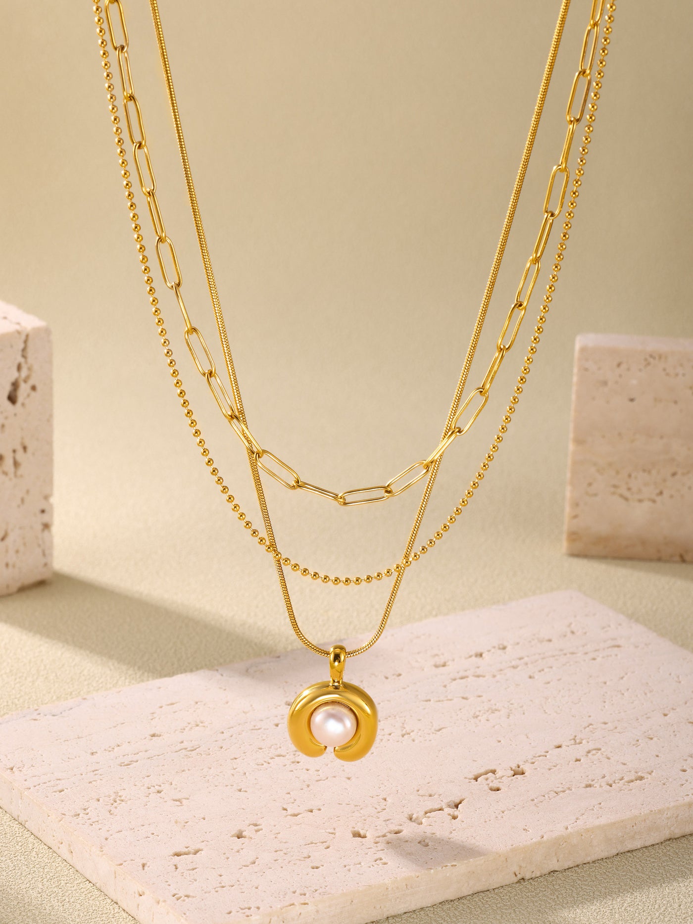 316L Stainless Steel 18K Gold PVD Plated C-shape Freshwater Pearl Necklace - exquisite craftsmanship detail