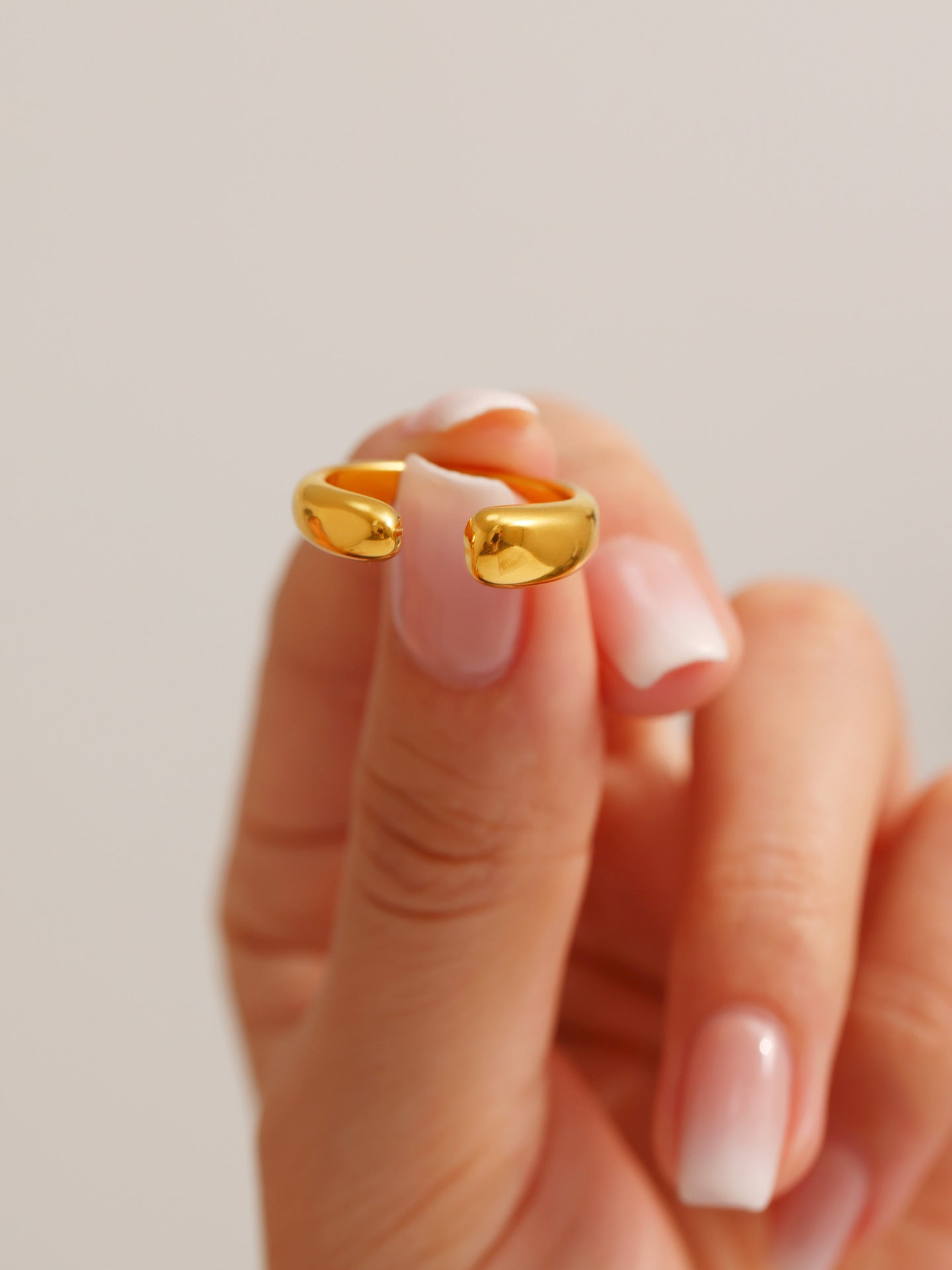 316L Stainless Steel 18K Gold PVD Minimalist Open Ring - front view showcase