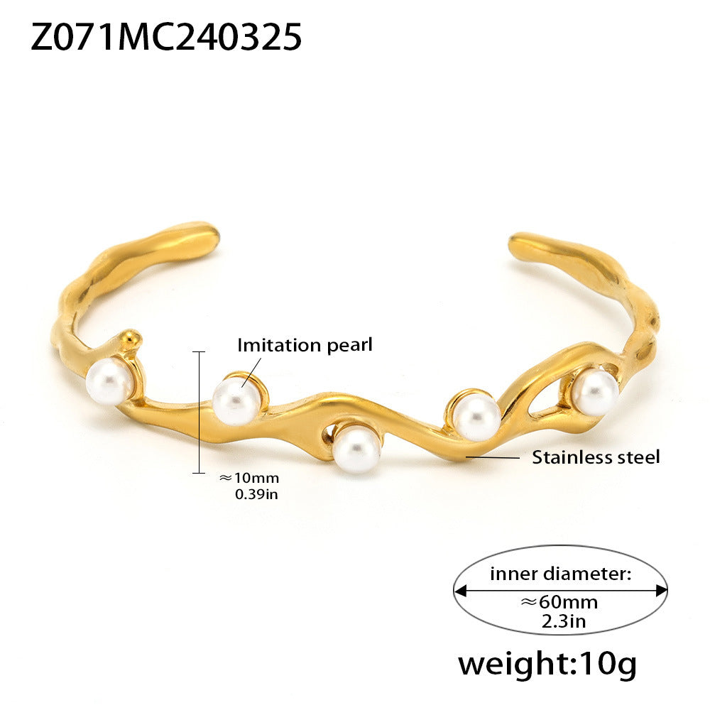 18K gold plated titanium steel C-shaped open bangle with 10mm faux pearls, inner diameter 60mm, weight 10g