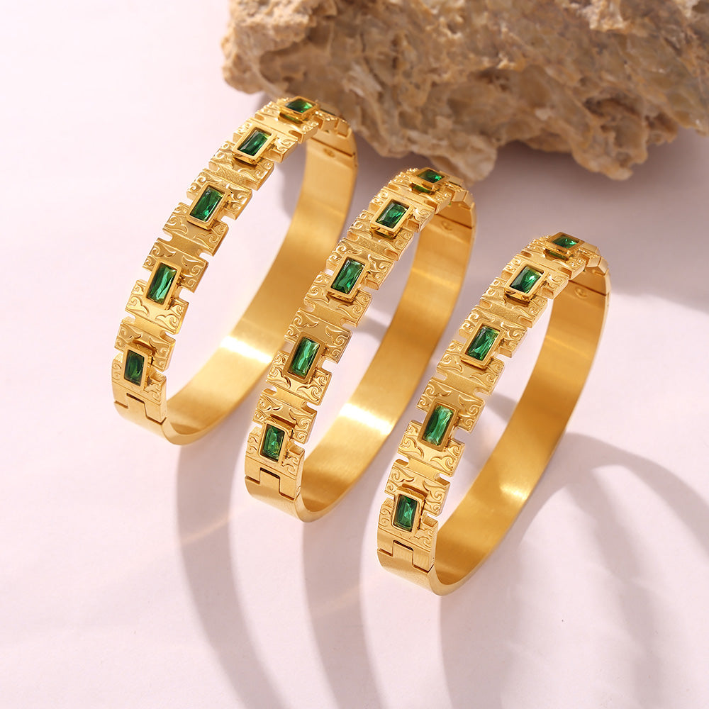 18K gold-plated green zircon clasp bangle set display, luxury gemstone wrist jewelry