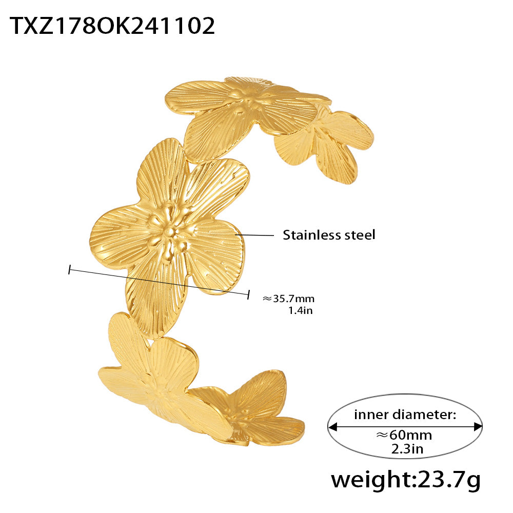Gold 18k gold plated 3D flower bangle: 60mm inner diameter 23.7g weight