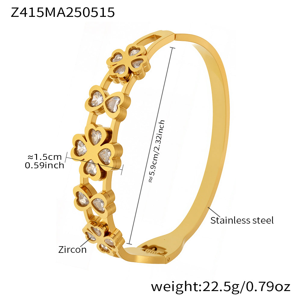 Gold 18k gold plated 5A zircon heart four-leaf flower bangle: 5.9cm inner diameter 22.5g weight