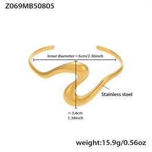 Gold 18k gold plated bold curved open bangle: Z-curve design 6cm inner diameter 15.9g weight