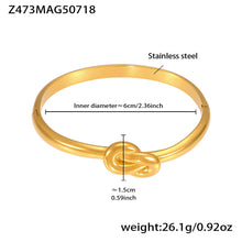 Gold 18k gold plated single knot bangle: 6cm inner diameter 26.1g weight