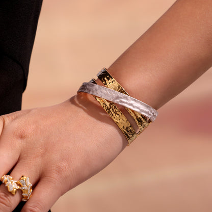 Side view 18k gold plated oil drop color block open bangle on wrist, hammered texture arm cuff
