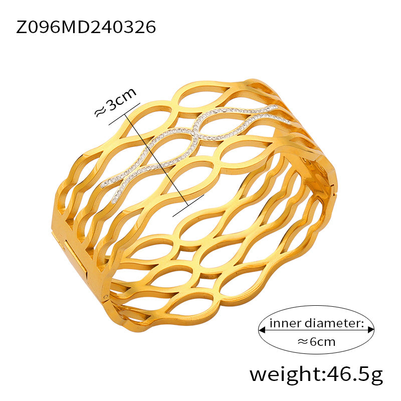18k gold plated hollow wave bangle with rhinestone, inner diameter 6cm weight 46.5g size detail