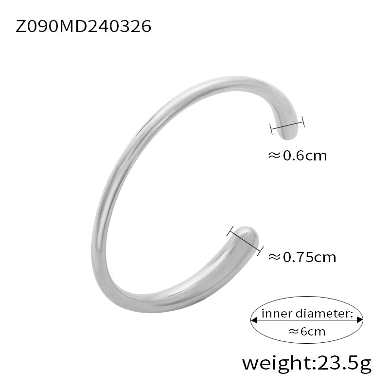 Silver cuff bangle 18k gold plated, inner diameter 6cm weight 23.5g size detail
