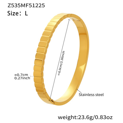 Gold 18k gold plated stainless steel square texture bangle (size L): 6.0cm inner diameter 23.6g weight