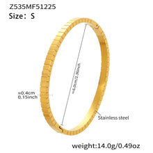 Gold 18k gold plated stainless steel square texture bangle (size S): 6.0cm inner diameter 14.0g weight