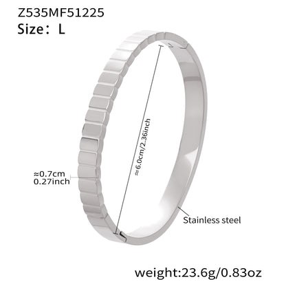 Silver 18k gold plated stainless steel square texture bangle (size L): 6.0cm inner diameter 23.6g weight