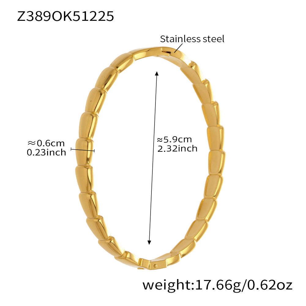 Gold 18k gold plated thin open bangle: link design 5.9cm inner diameter 17.66g weight