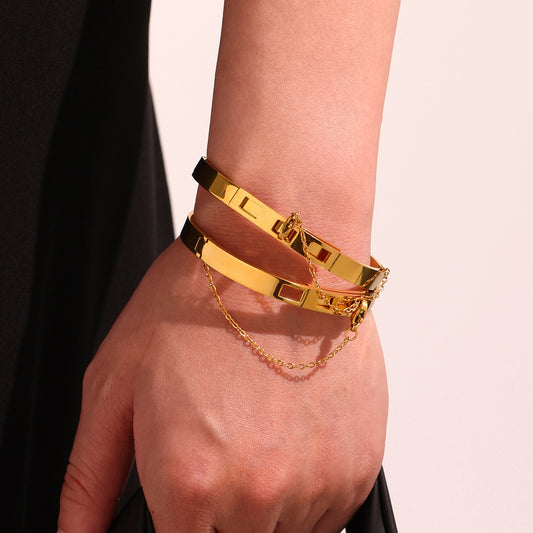 Model stacking 18K gold plated stainless steel chain clasp bracelets, luxury couples' accessory
