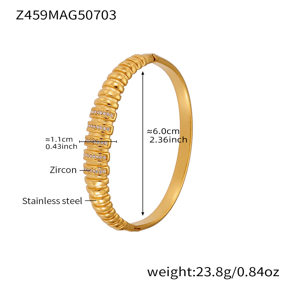 18K gold plated stainless steel bracelet (Z459MAG50703), 1.1cm white zircon ribbed detail, inner diameter 6cm, weight 23.8g