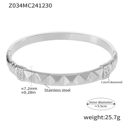 Silver stainless steel bangle (Z034MC241230), diamond pattern with Czech diamond, inner diameter 5.9cm, weight 25.7g
