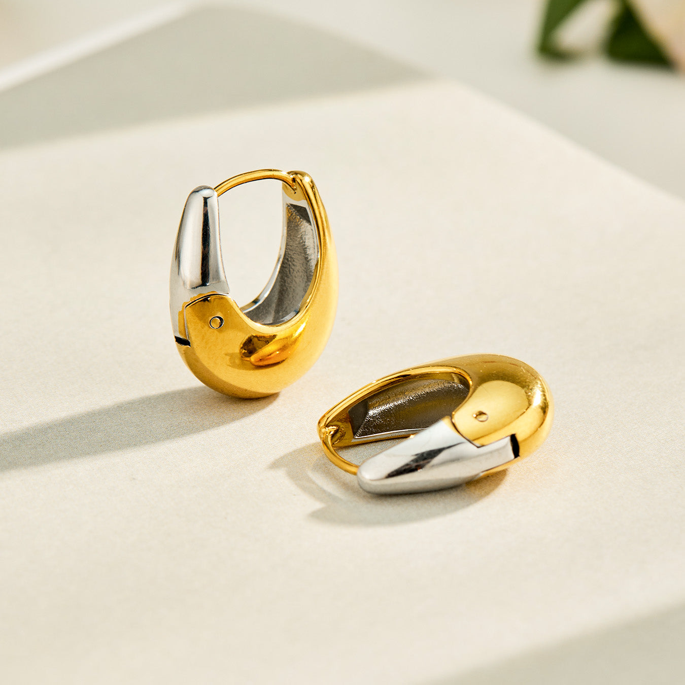 316L Stainless Steel 18K PVD Gold U-Shaped Earrings