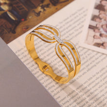 Close-up of the zircon detail on the bangle