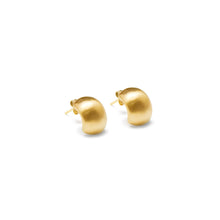 Wholesale 316L stainless steel 18K PVD gold plated chunky C-shape vintage hypoallergenic hoop earrings.