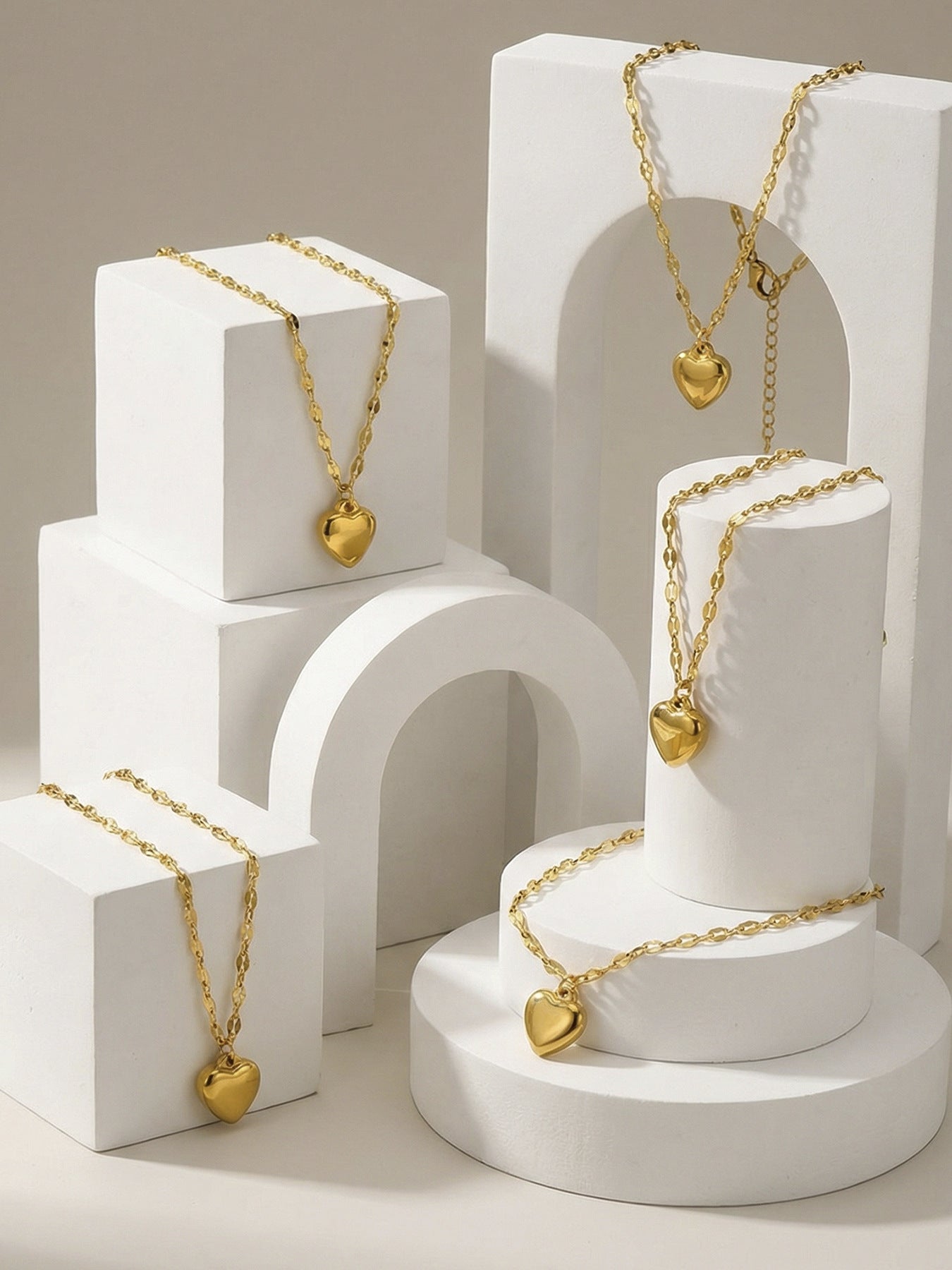 316L Stainless Steel 18K Gold Plated Chic Heart Pendant Bracelet - Image 1