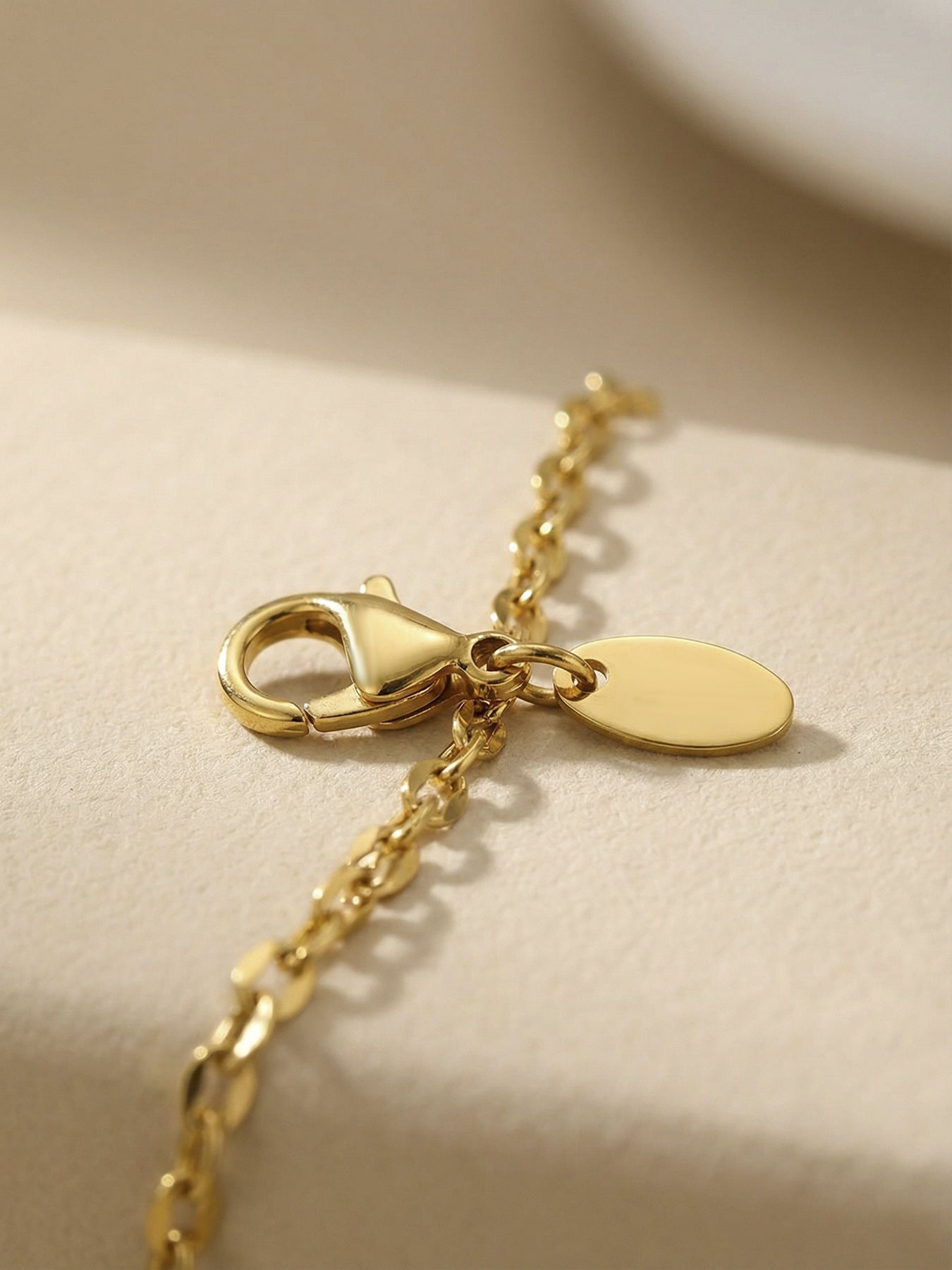 316L Stainless Steel 18K Gold Plated Chic Heart Pendant Bracelet - Image 13