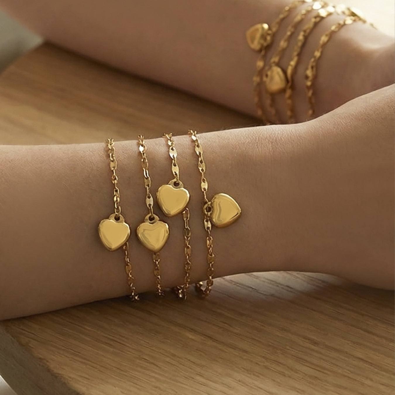 316L Stainless Steel 18K Gold Plated Chic Heart Pendant Bracelet - Image 3