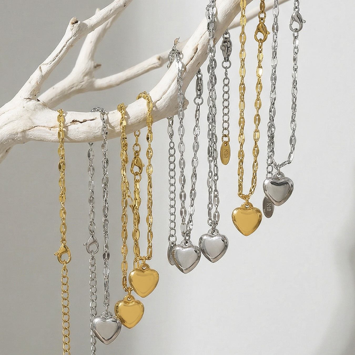 316L Stainless Steel 18K Gold Plated Chic Heart Pendant Bracelet - Image 9