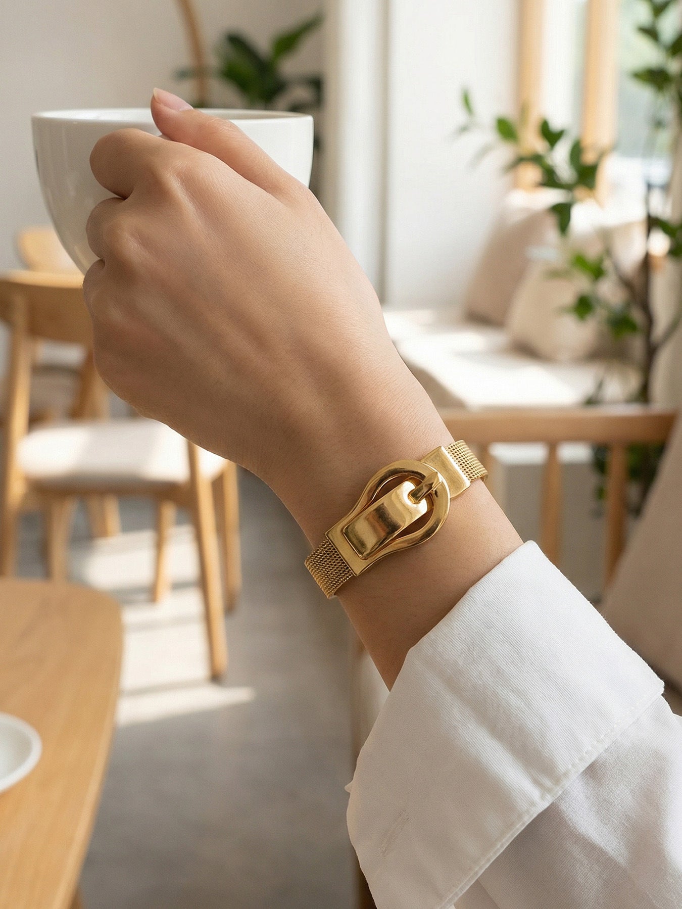 316L Stainless Steel 18K Gold Plated Elegant Magnetic Buckle Bracelet - Image 9