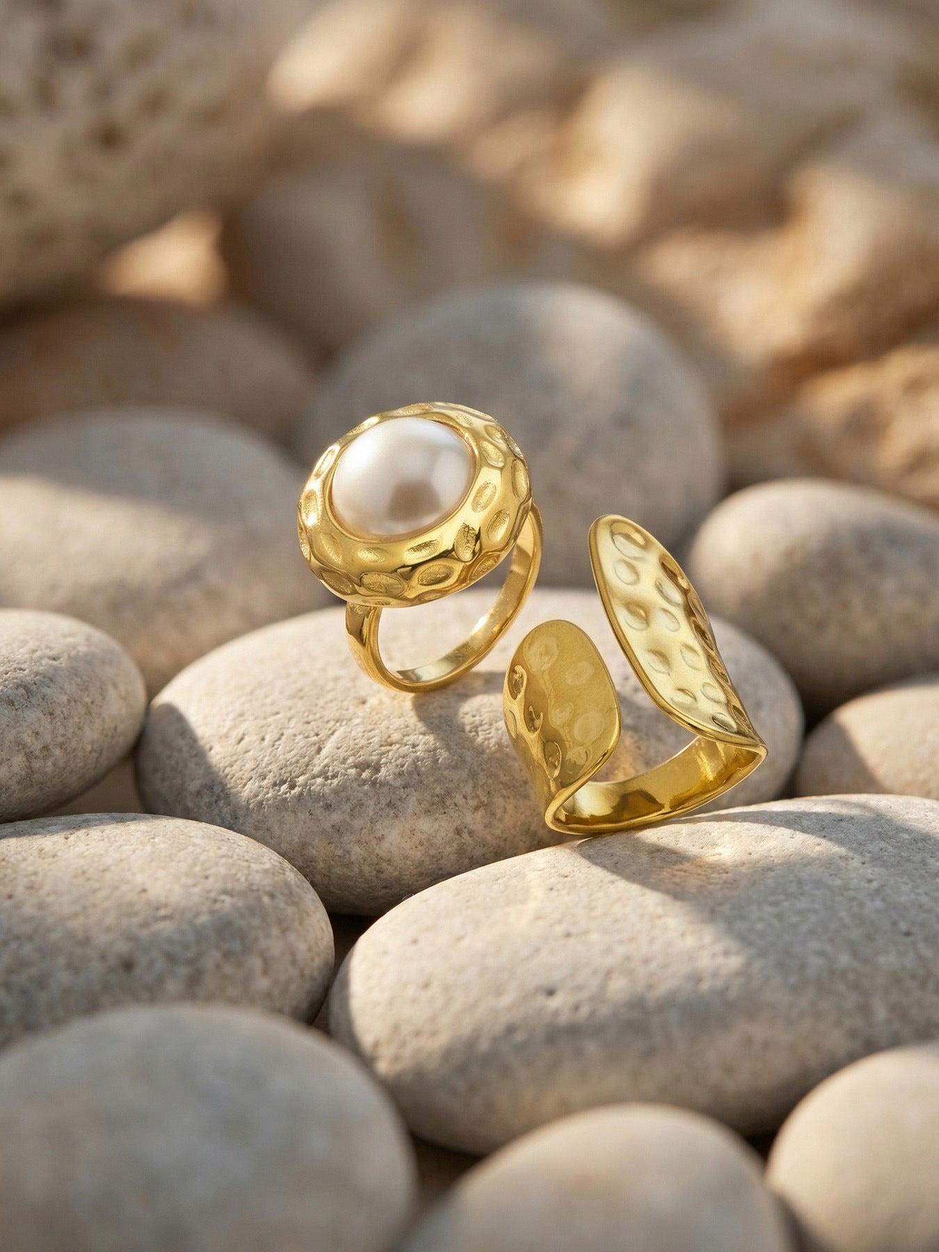 316L Stainless Steel 18K Gold Plated Hammered Shell Pearl Open Ring -  Sensitive Skin Friendly - Detail 4