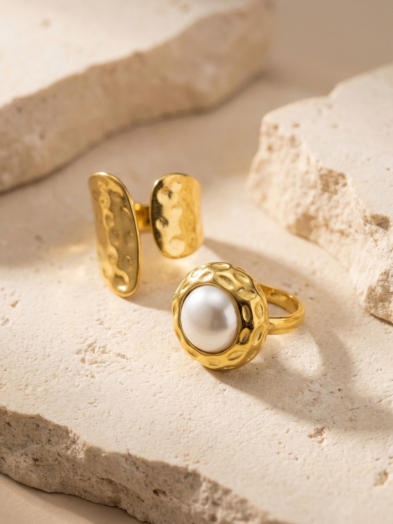316L Stainless Steel 18K Gold Plated Hammered Shell Pearl Open Ring -  Sensitive Skin Friendly - Detail 7