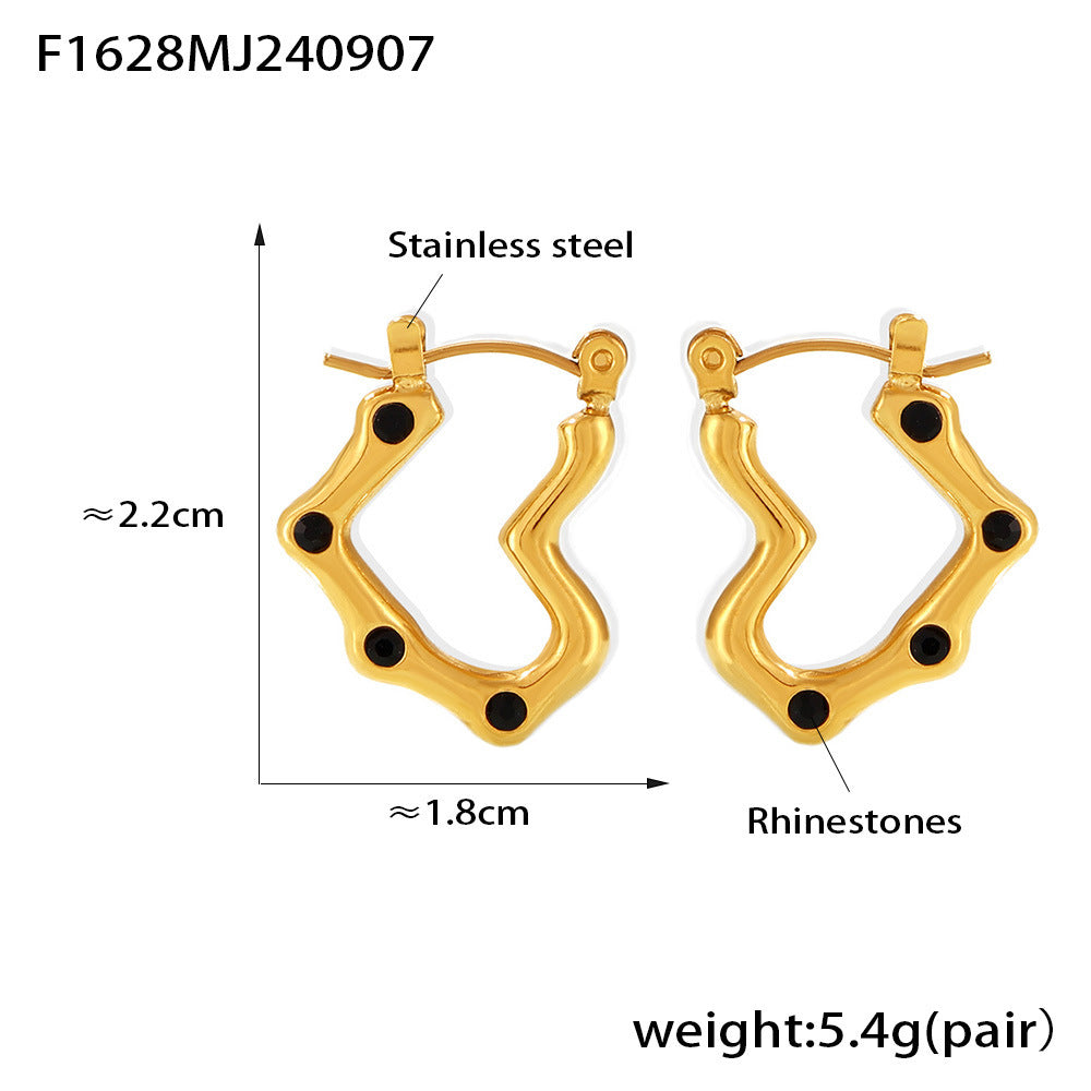 316L Stainless Steel 18K Gold Plated Heart Stud Earrings - Image 1