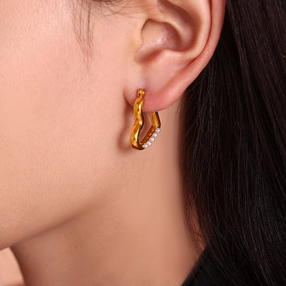 316L Stainless Steel 18K Gold Plated Heart Stud Earrings - Image 3